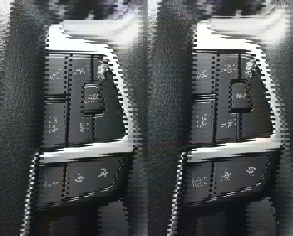 Used 2022 Toyota Highlander XLE image 11