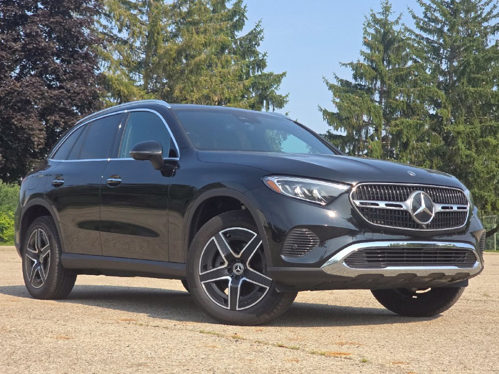 Used 2026 Mercedes-Benz GLC 300 4MATIC image 2