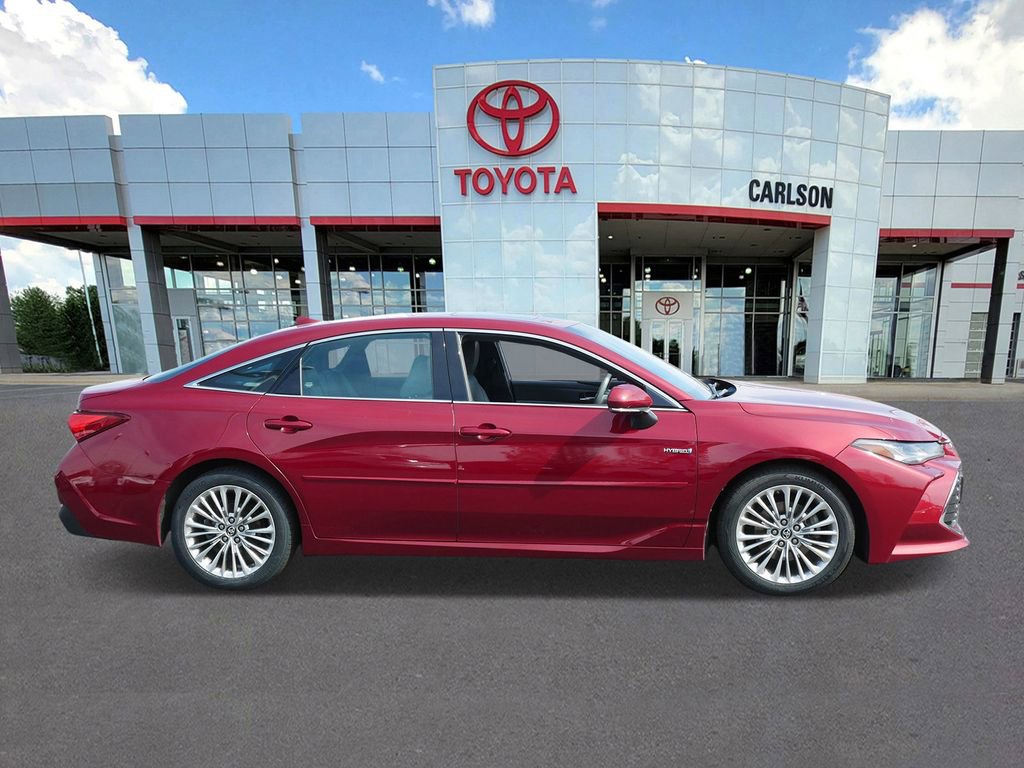 Used 2019 Toyota Avalon Limited w/ All Weather Liner Package FWD image 4