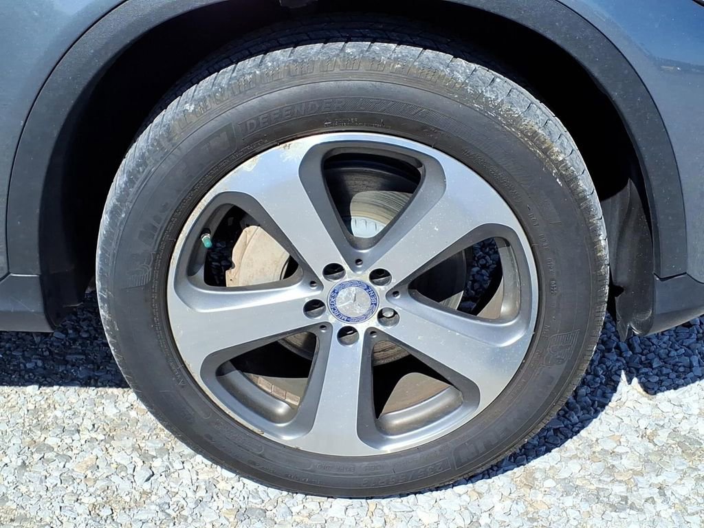 Used 2017 Mercedes-Benz GLC 300 4MATIC Coupe image 35