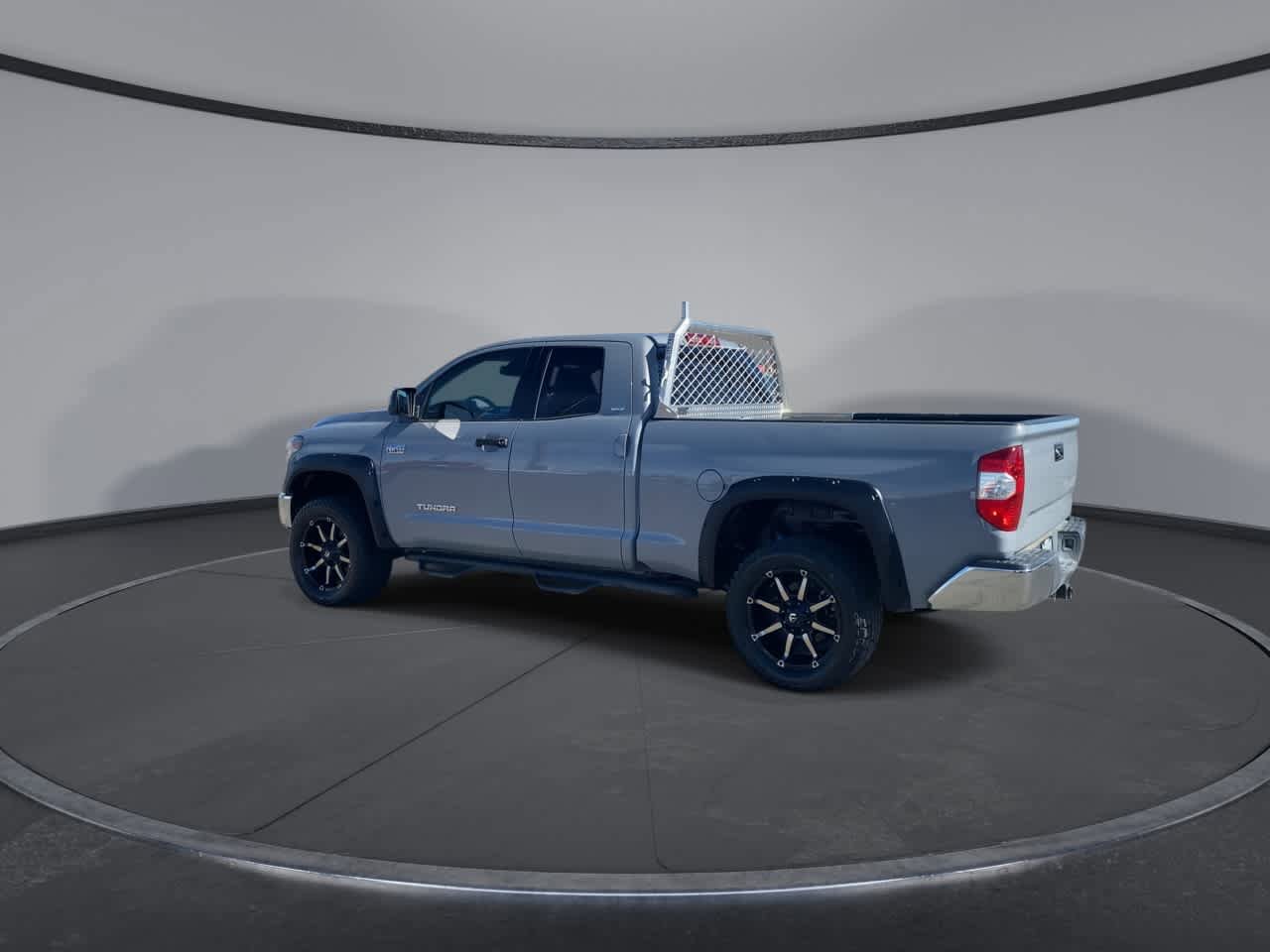 Used 2018 Toyota Tundra SR5 w/ TRD Off Road Package image 6