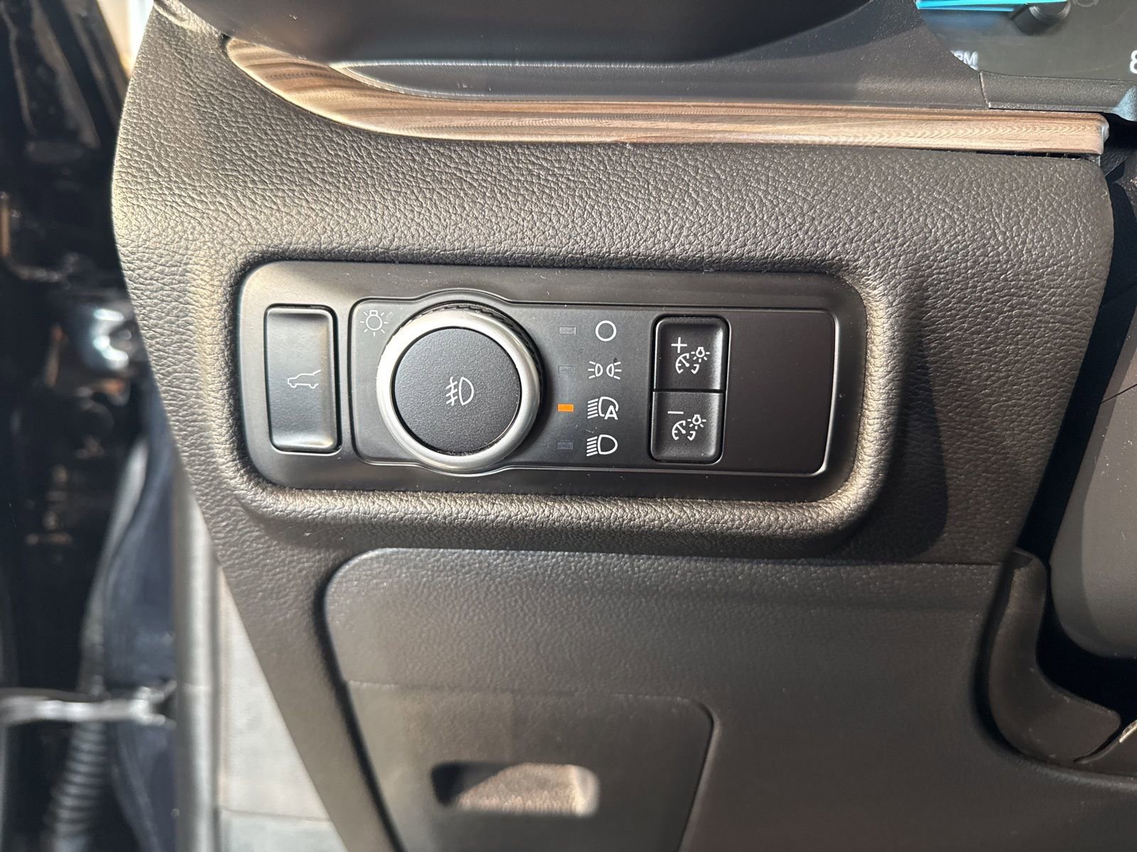 Used 2023 Ford Explorer Limited w/ Equipment Group 301A image 25