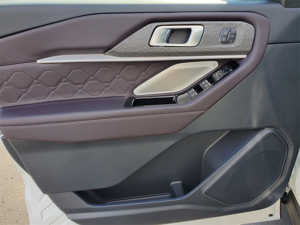 New 2026 Ford Explorer Platinum image 22