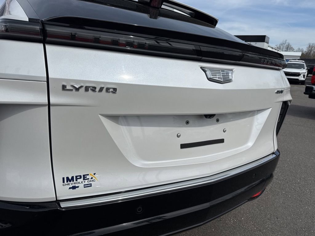 Used 2024 Cadillac Lyriq Luxury w/ LPO, Floor Liner Package image 31