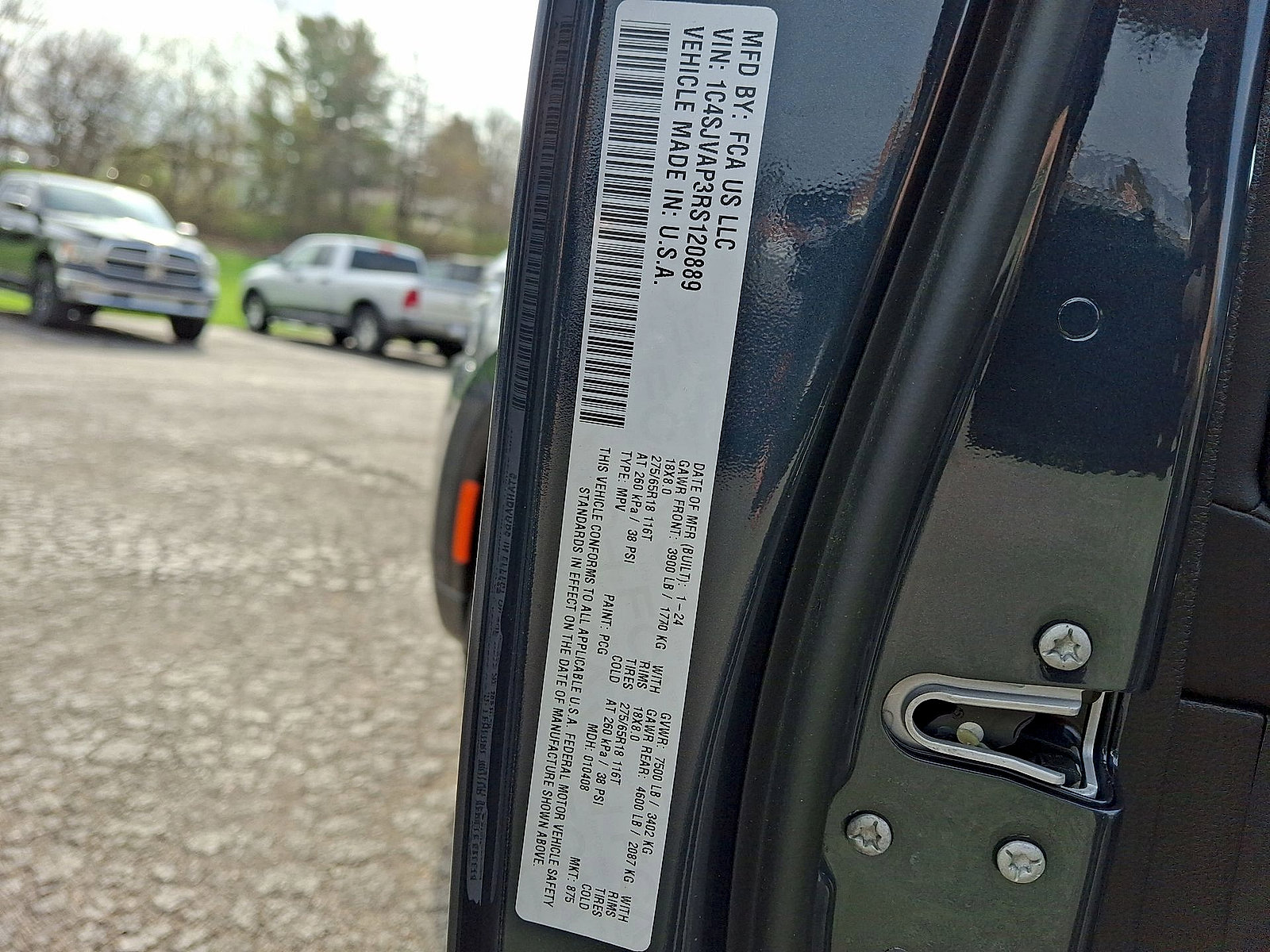 New 2024 Jeep Wagoneer 4WD w/ HD Trailer Tow Package image 18