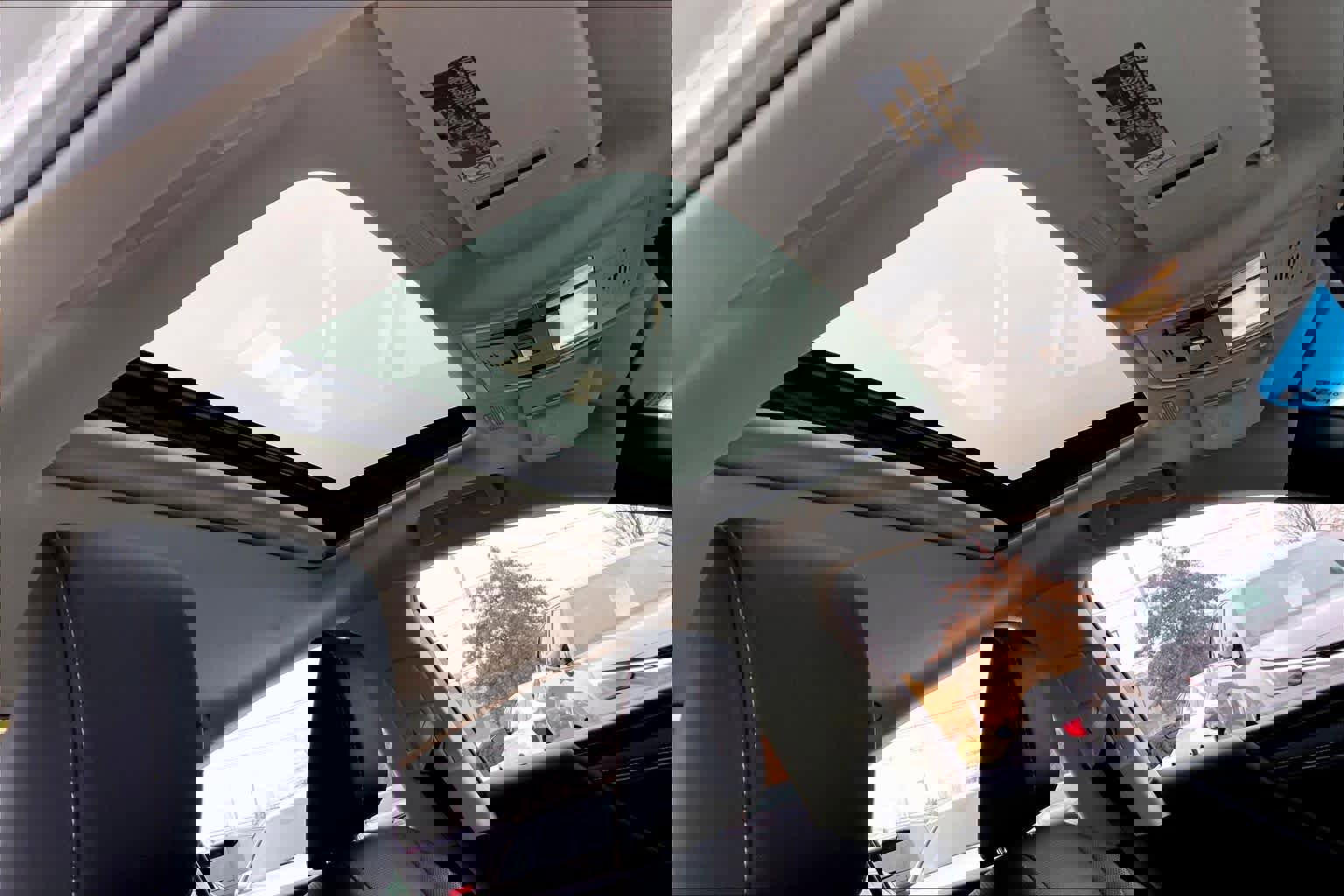 Used 2019 Lexus ES 300h w/ Premium Package image 14