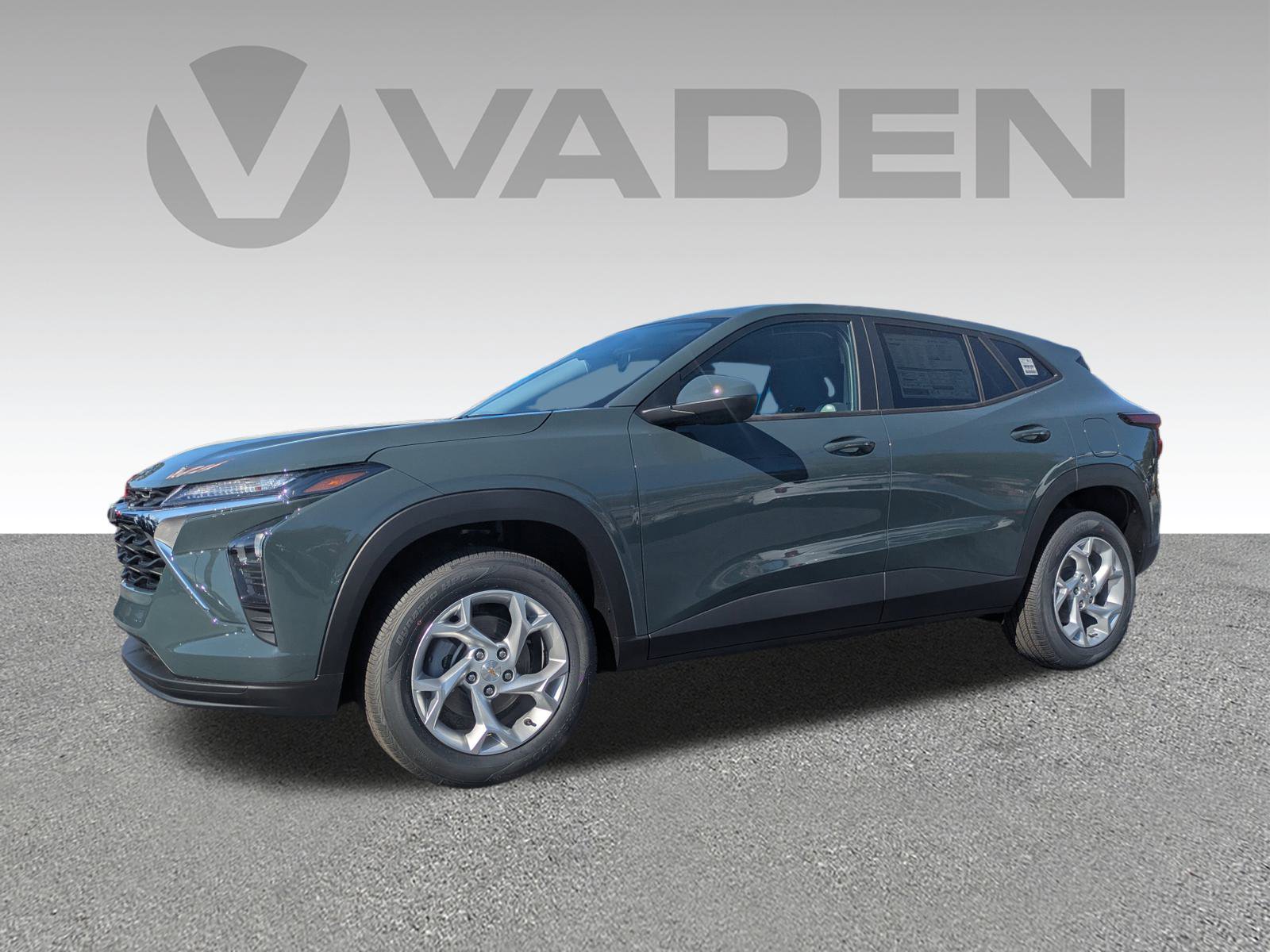 New 2026 Chevrolet Trax LS w/ LS Convenience Package FWD image 2