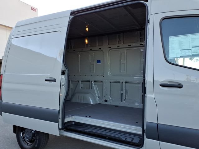 New 2026 Mercedes-Benz Sprinter 2500 image 23