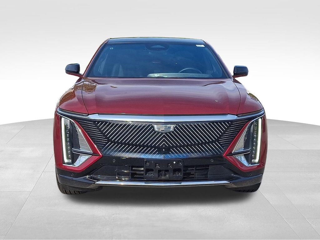 Used 2024 Cadillac Lyriq Luxury AWD/4WD image 2