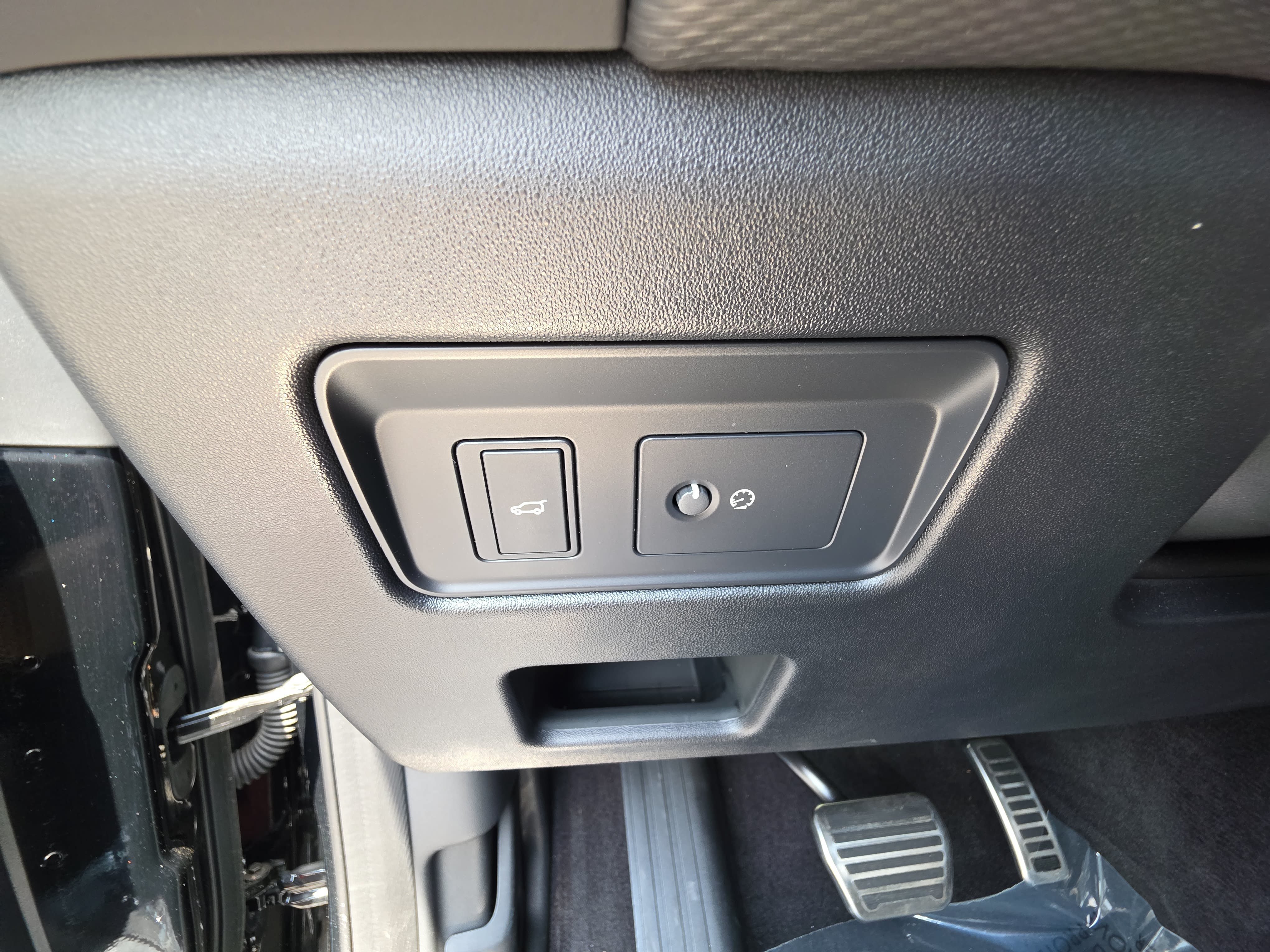 Used 2025 Land Rover Discovery Dynamic SE AWD/4WD image 15