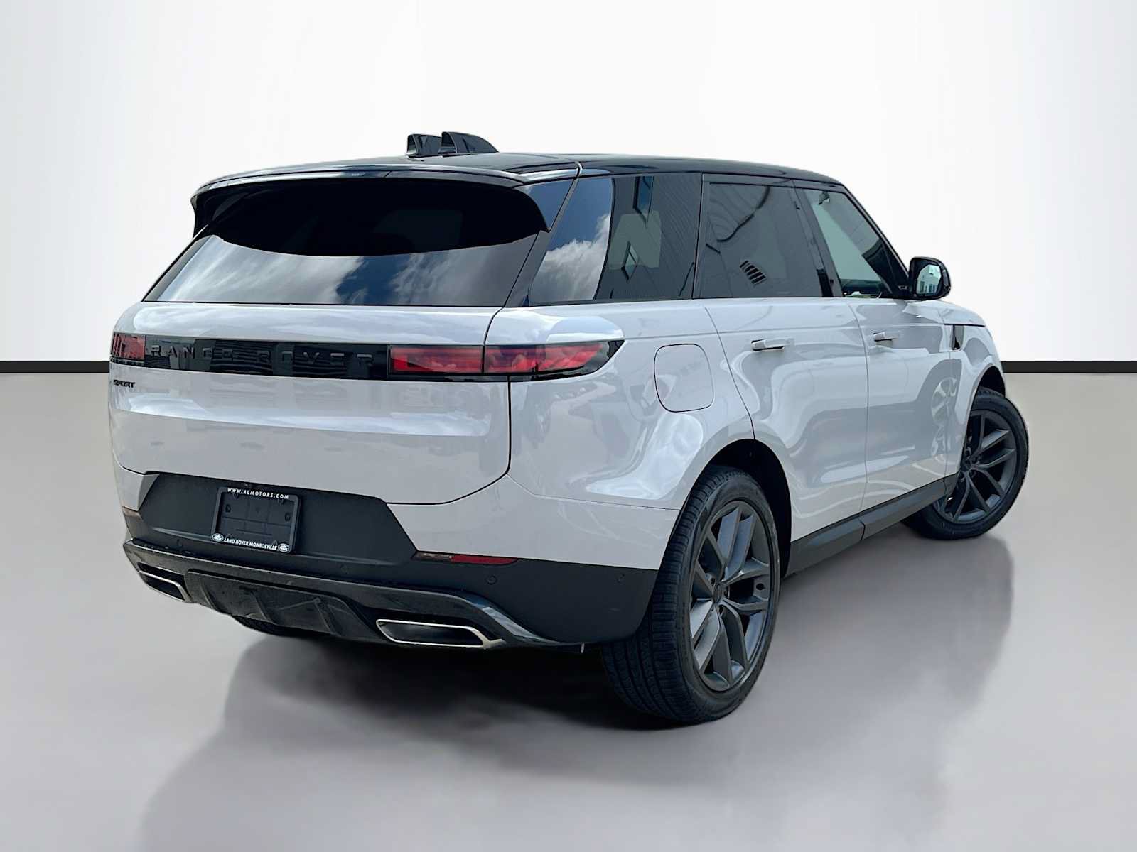 New 2026 Land Rover Range Rover Sport SE AWD/4WD image 3