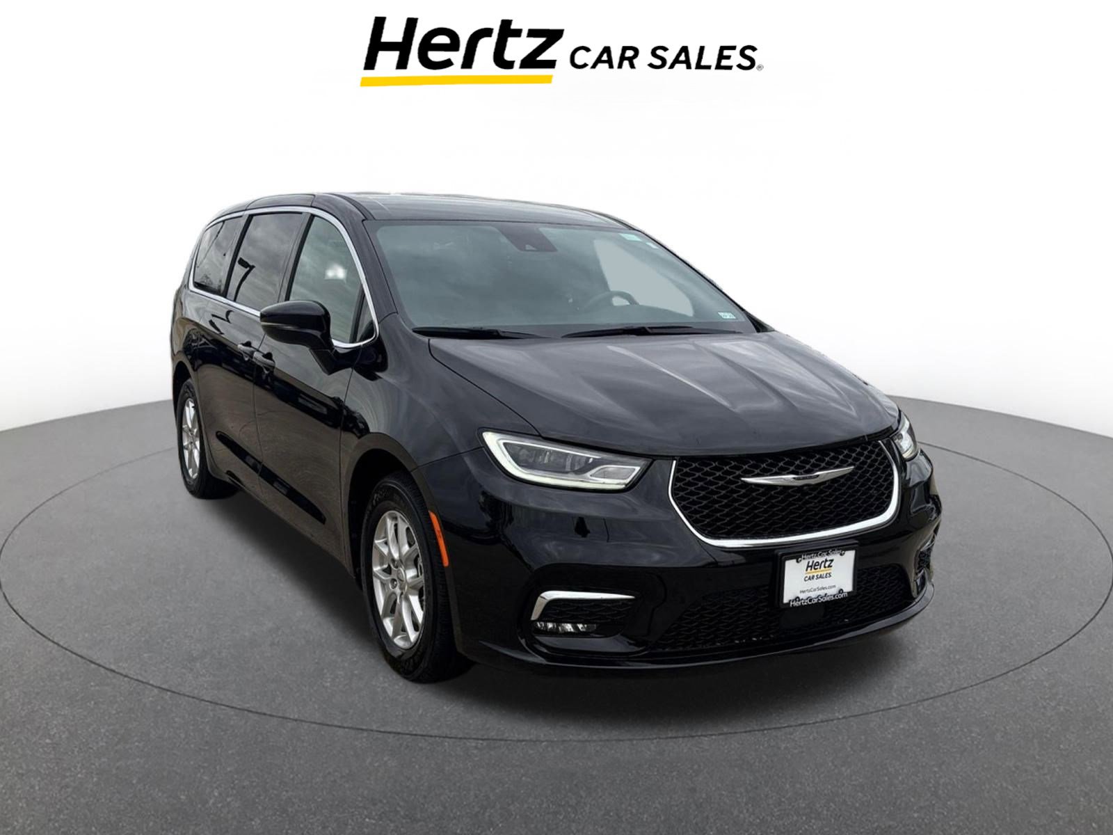 Used 2025 Chrysler Pacifica Select
