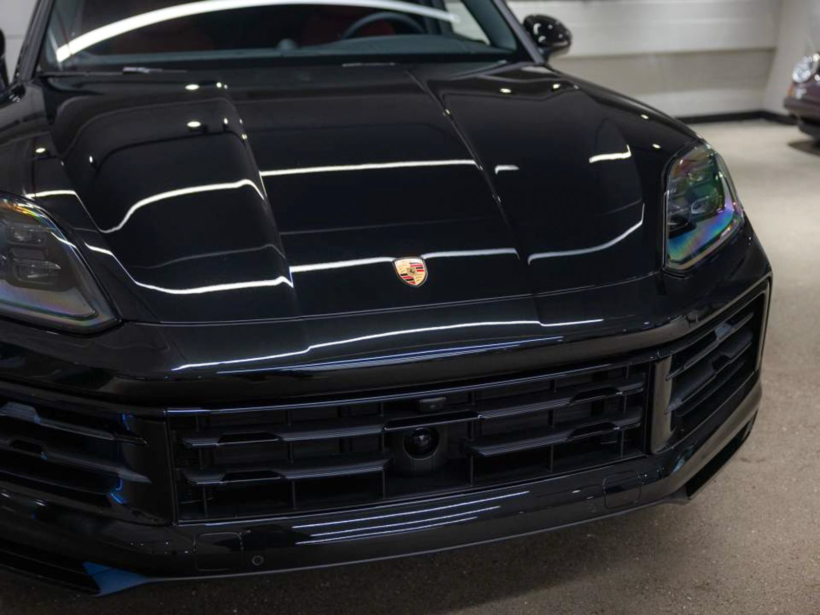 Certified 2026 Porsche Cayenne Coupe AWD/4WD image 4