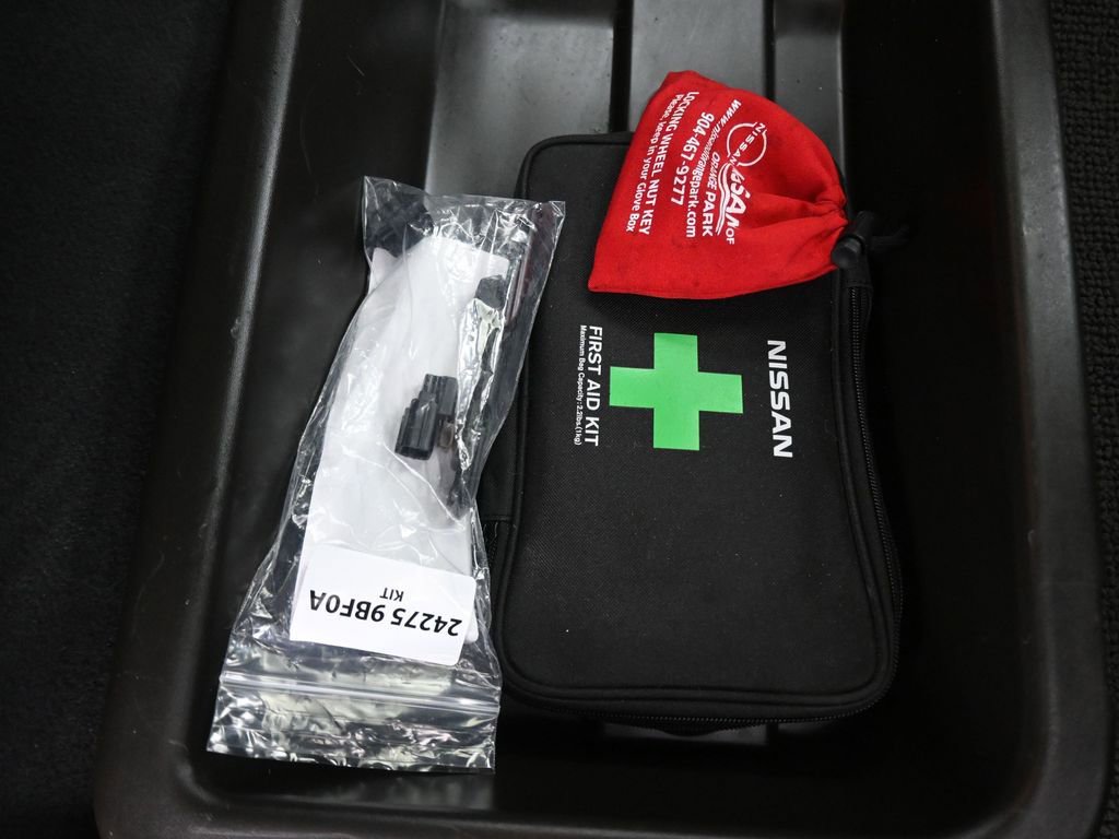 Used 2021 Nissan Frontier PRO-4X w/ Pro-4x Utility Package image 40