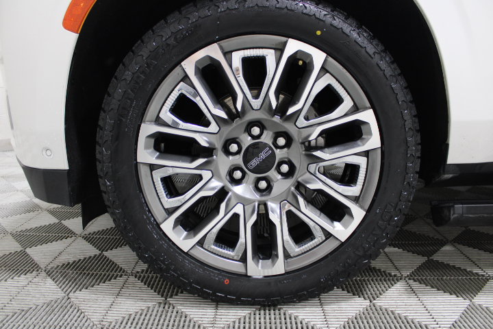Used 2023 GMC Yukon Denali Ultimate AWD/4WD image 49