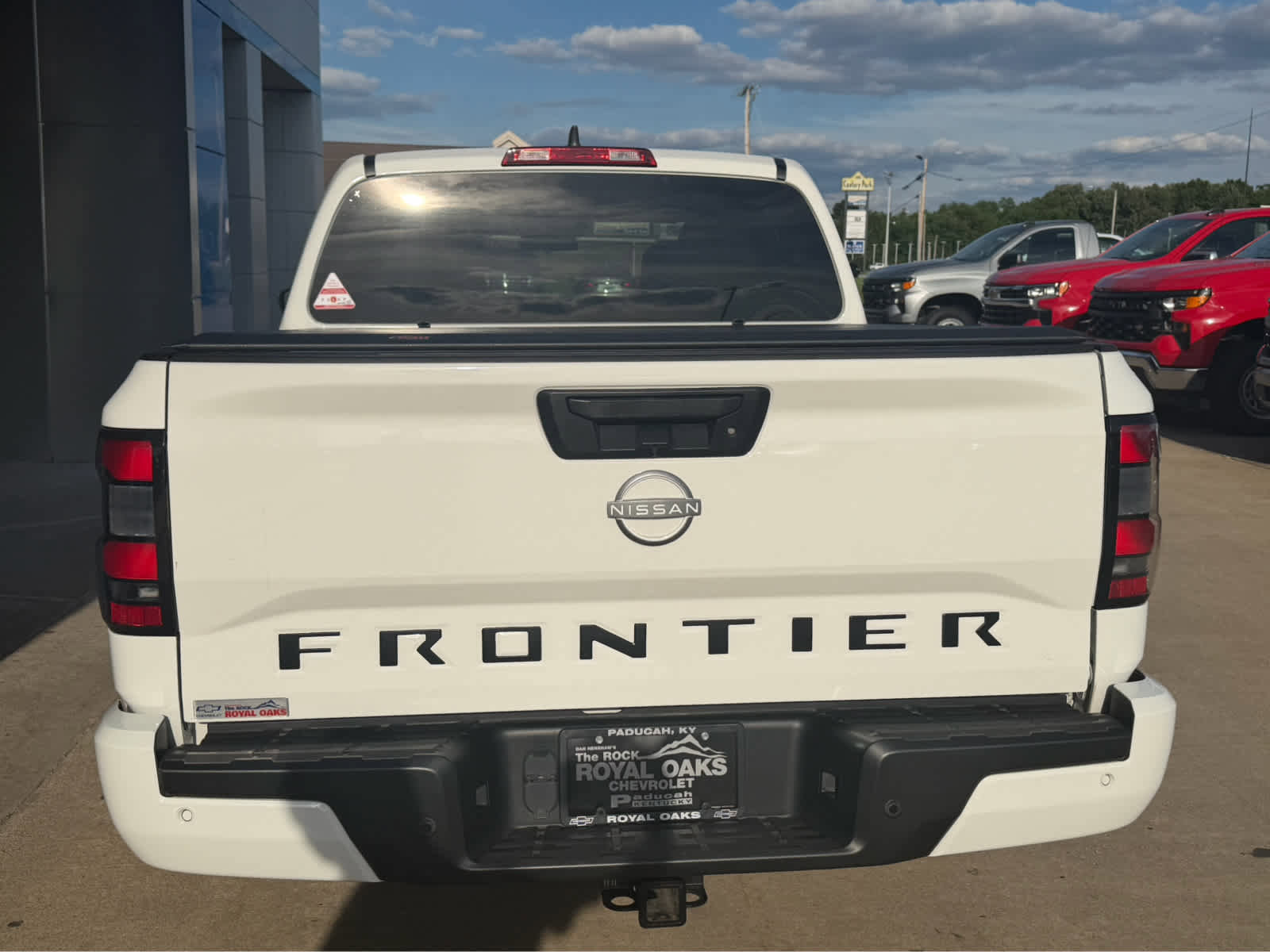 Used 2023 Nissan Frontier SV w/ Midnight Edition Package RWD image 5