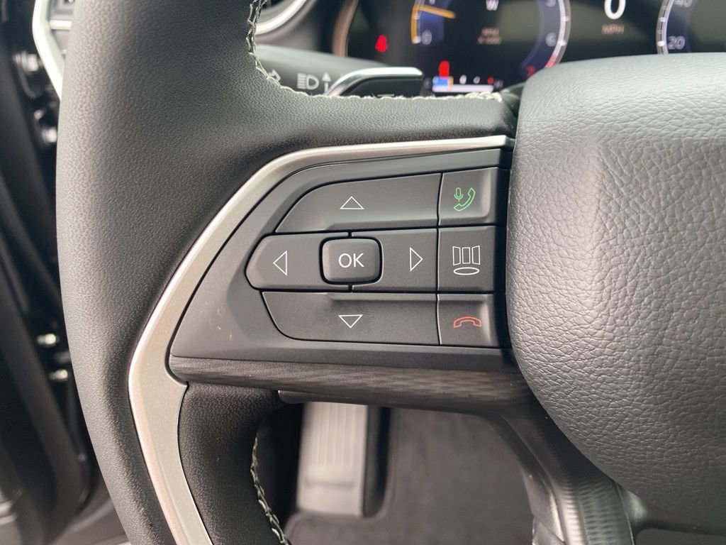 New 2025 Jeep Grand Cherokee L Altitude image 16