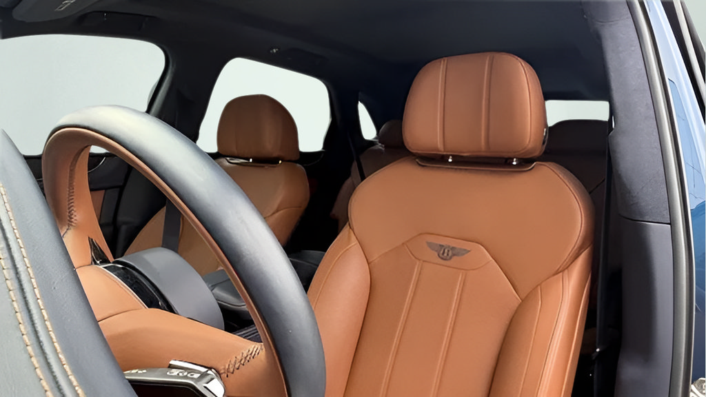 Used 2023 Bentley Bentayga AWD/4WD image 24