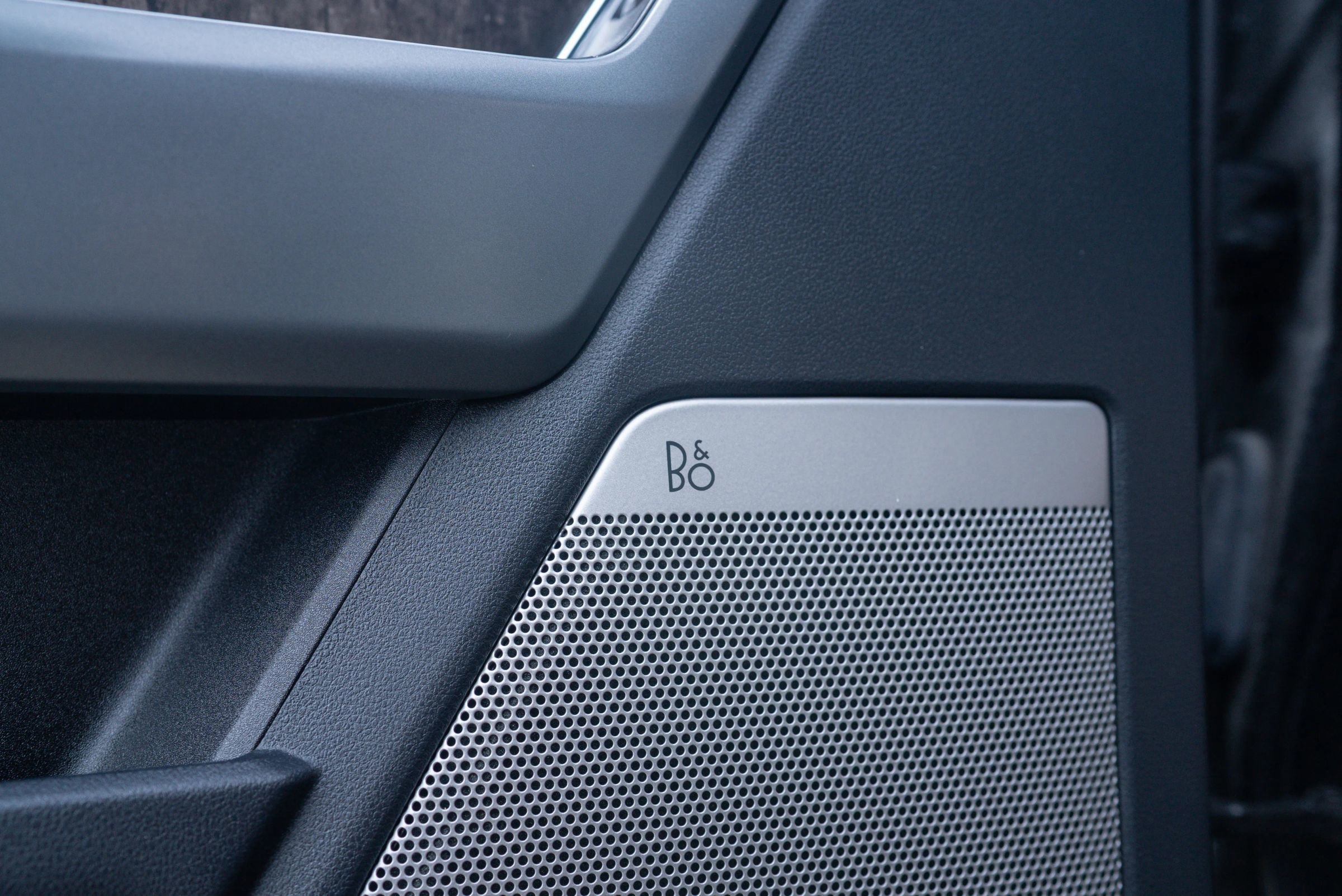 Used 2022 Ford F150 Lightning Lariat image 27