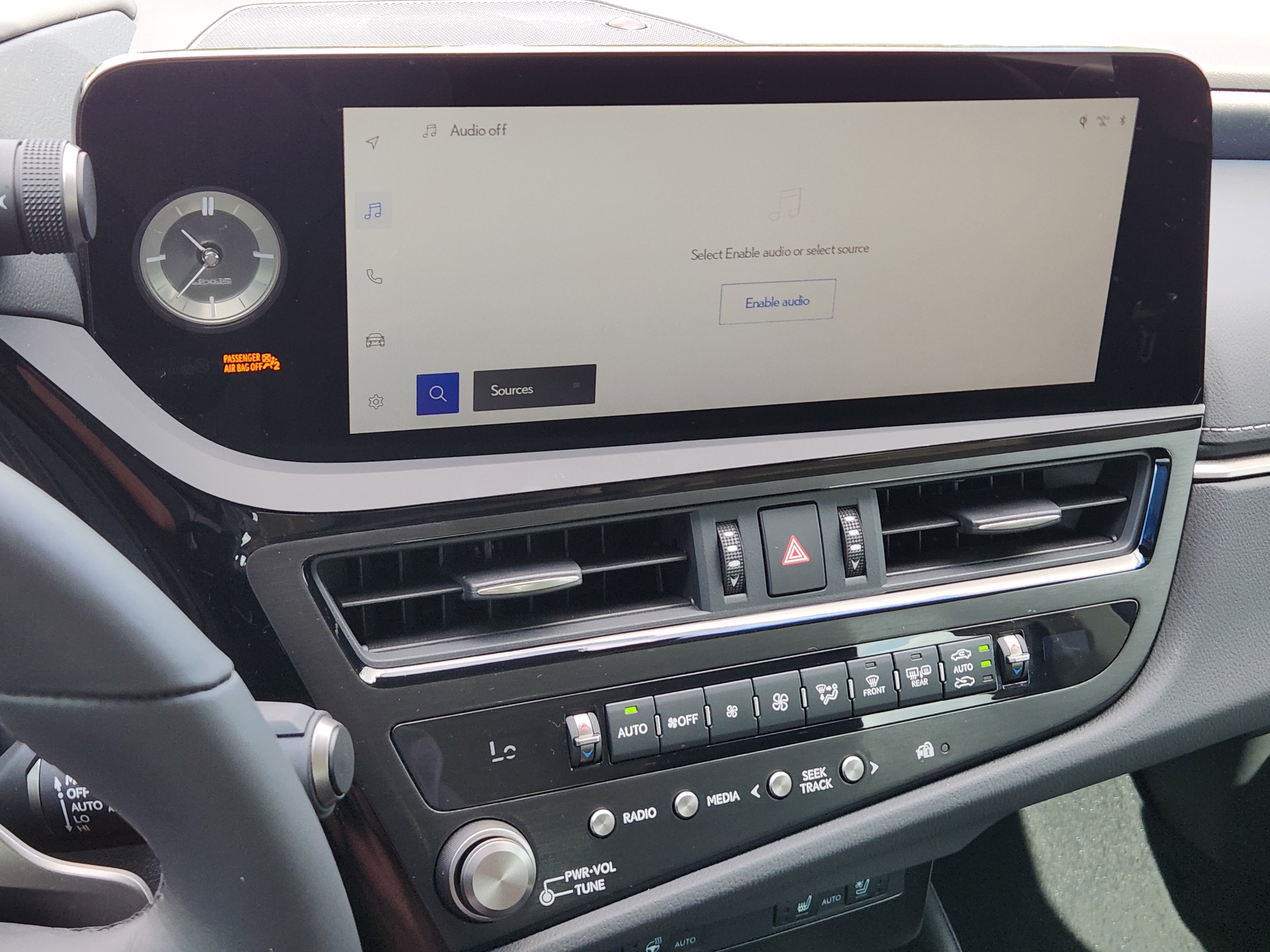 Used 2025 Lexus ES 300h w/ Premium Package image 18