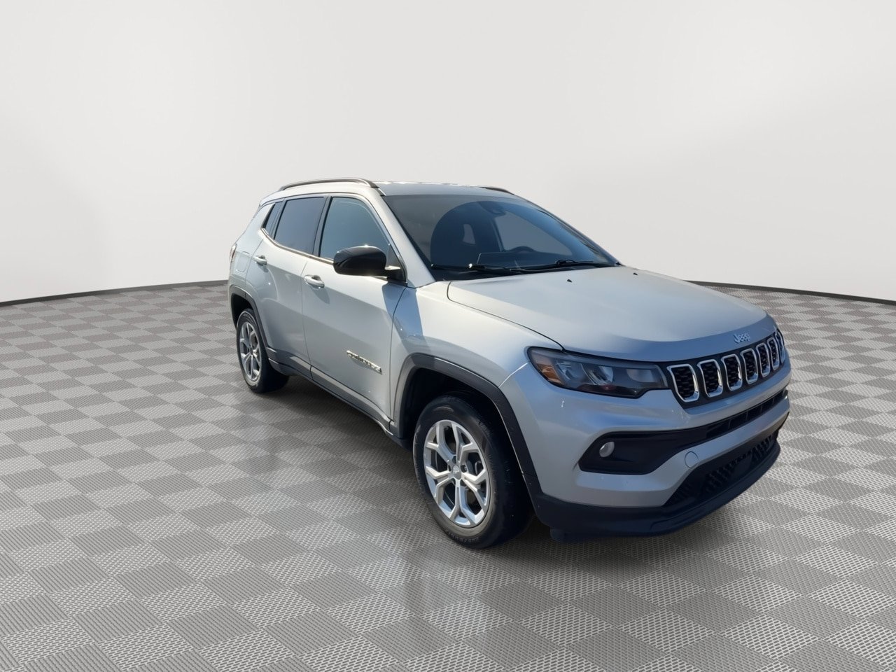 Used 2024 Jeep Compass Latitude image 2