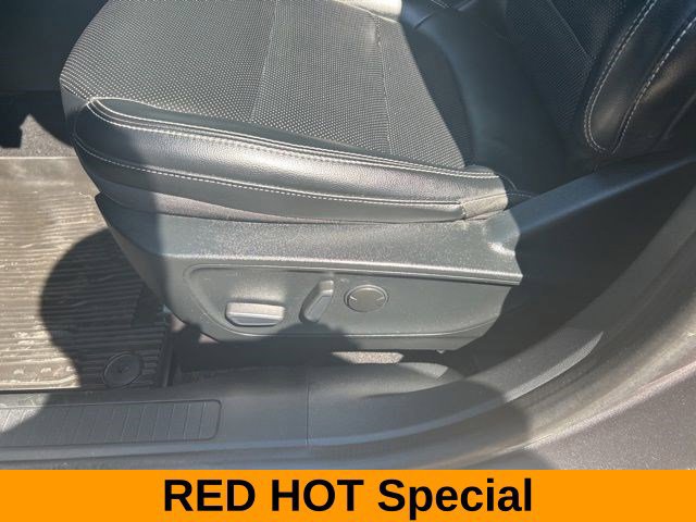 Used 2021 Ford Escape SEL AWD/4WD image 13
