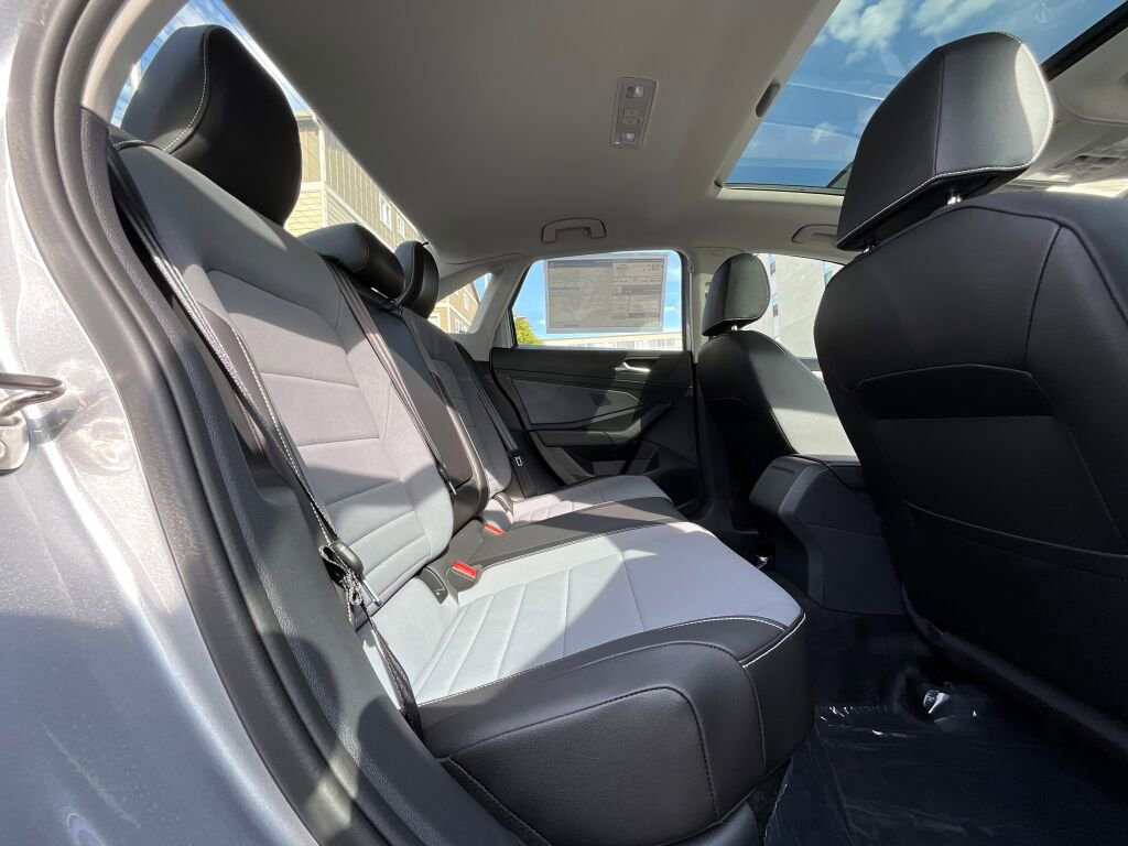 New 2025 Volkswagen Jetta SE image 12