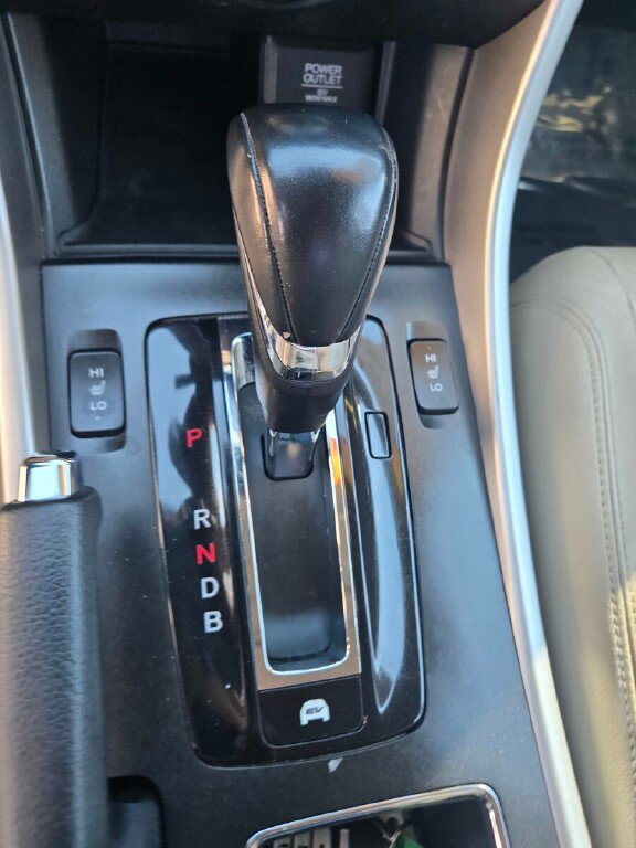 Used 2015 Honda Accord Touring image 17
