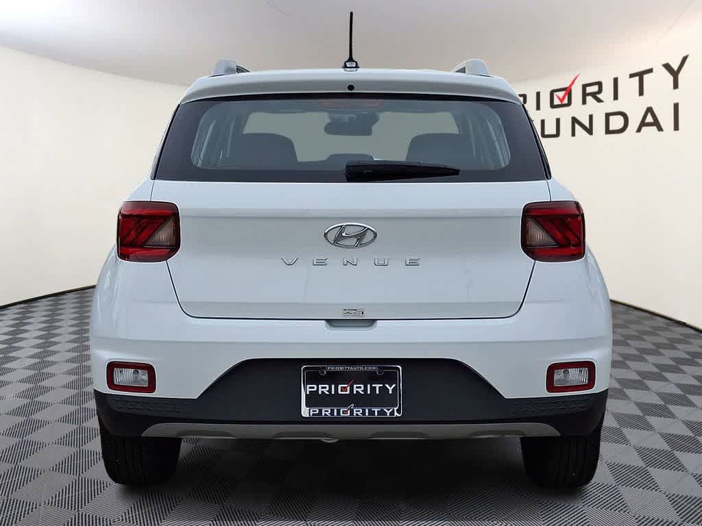Certified 2025 Hyundai Venue SEL FWD image 5