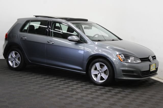 Used 2017 Volkswagen Golf Wolfsburg Edition FWD image 3