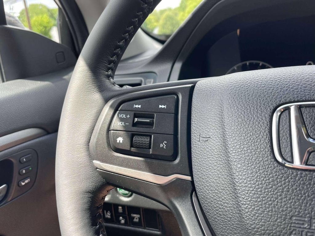 Certified 2025 Honda Ridgeline RTL image 23