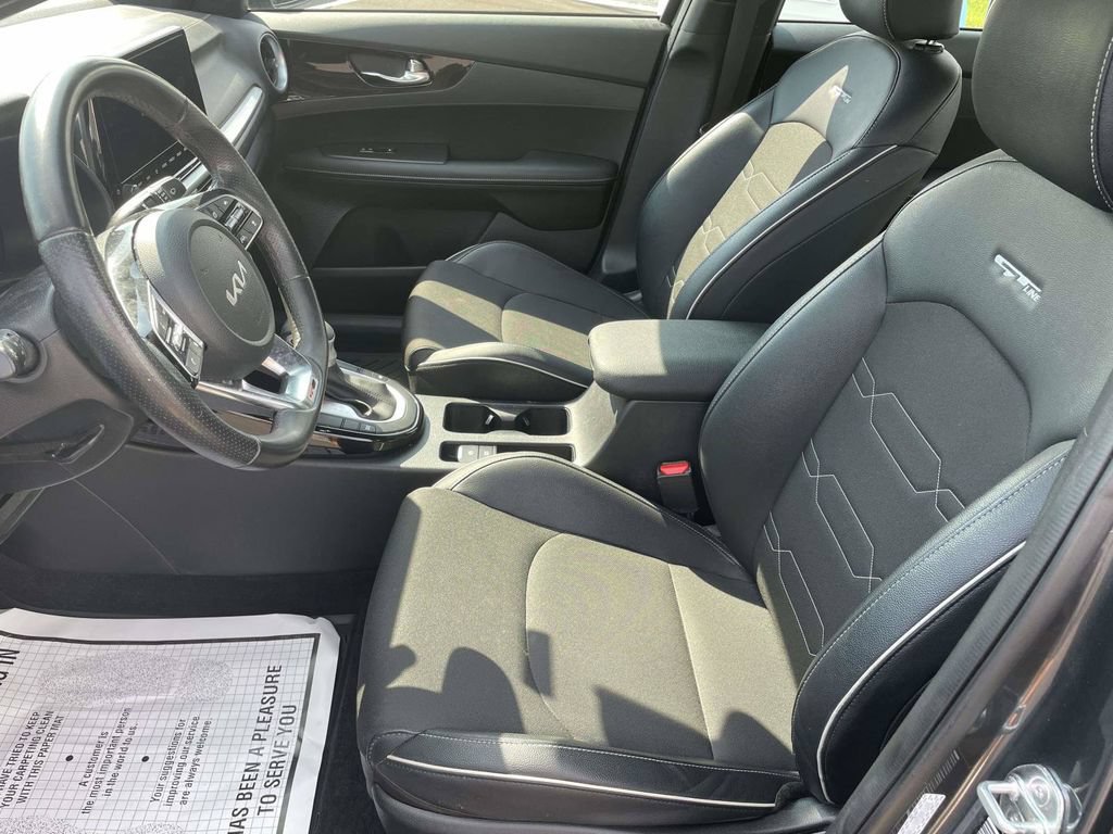 Used 2024 Kia Forte GT-Line w/ GT-Line Premium Package FWD image 13
