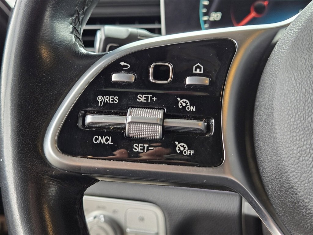 Used 2021 Mercedes-Benz GLE 350 4MATIC w/ Premium Package image 32