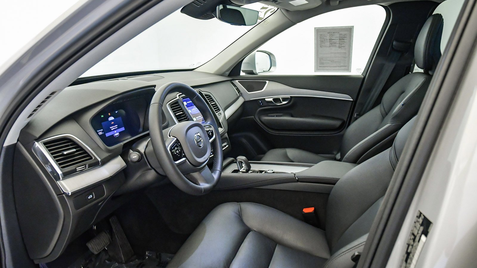 Certified 2025 Volvo XC90 B5 Core image 19