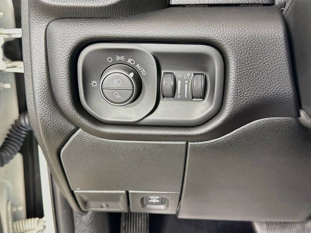 Used 2024 RAM 2500 Laramie w/ Night Edition AWD/4WD image 10