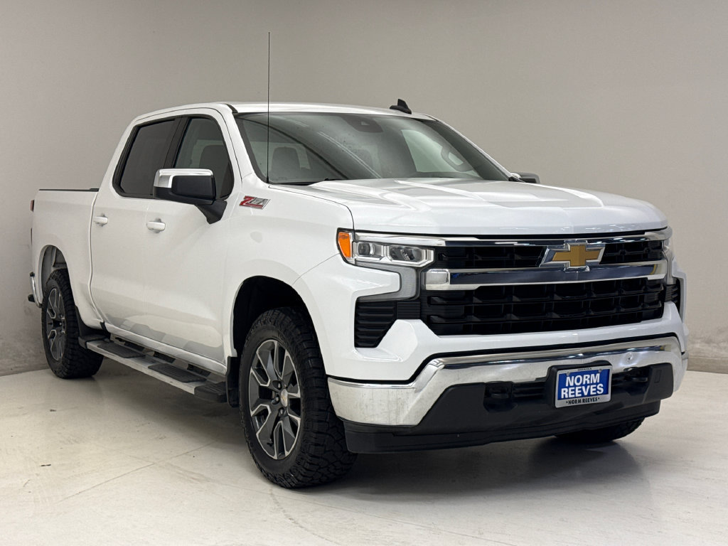 Used 2023 Chevrolet Silverado 1500 LT w/ Z71 Off-Road Package AWD/4WD image 4