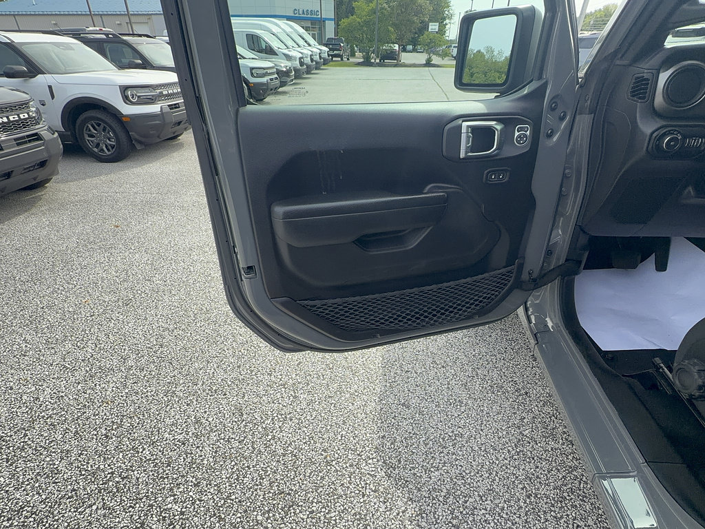 Used 2022 Jeep Wrangler Unlimited Sport AWD/4WD image 10