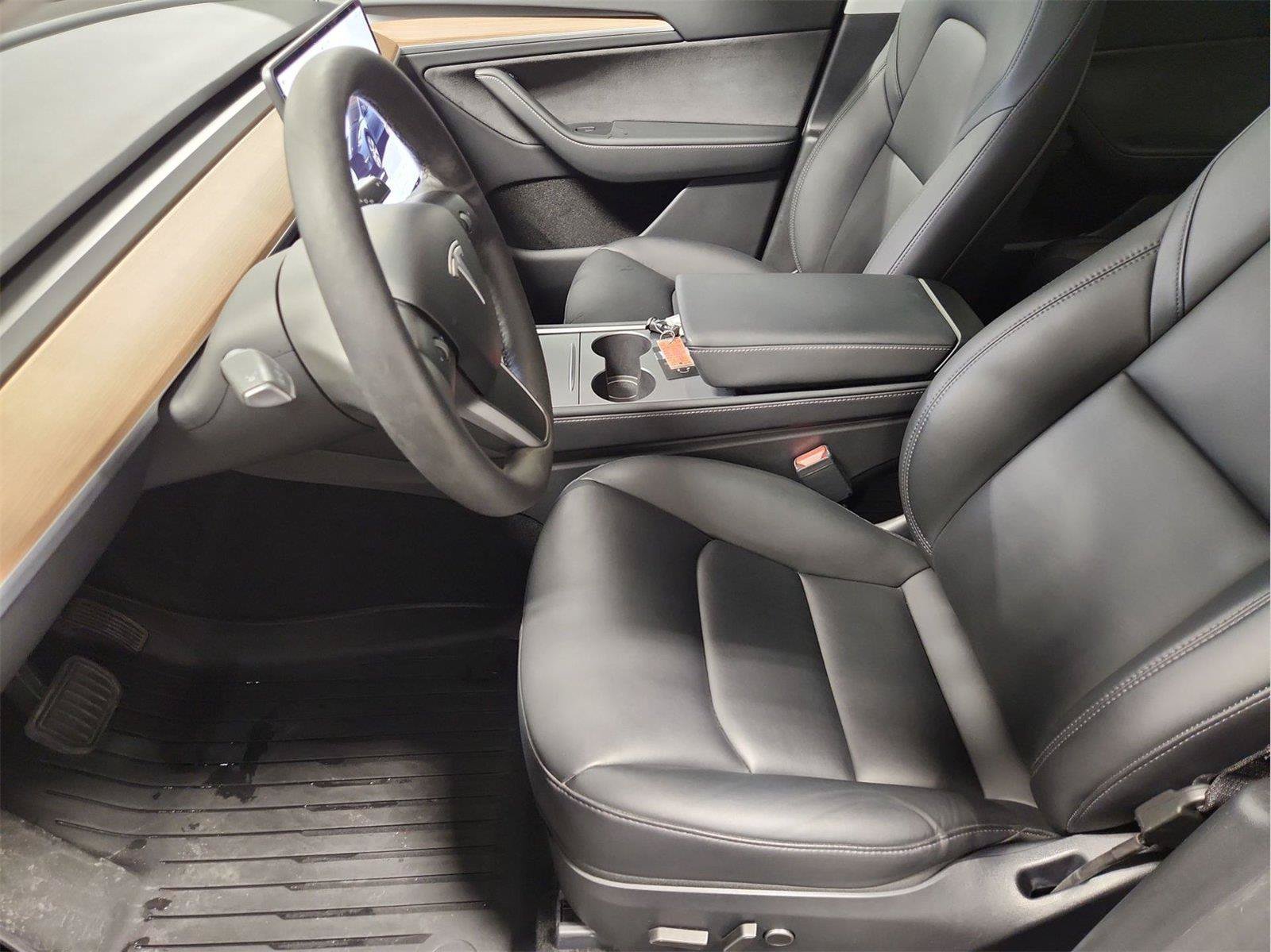 Used 2024 Tesla Model Y Long Range AWD/4WD image 19