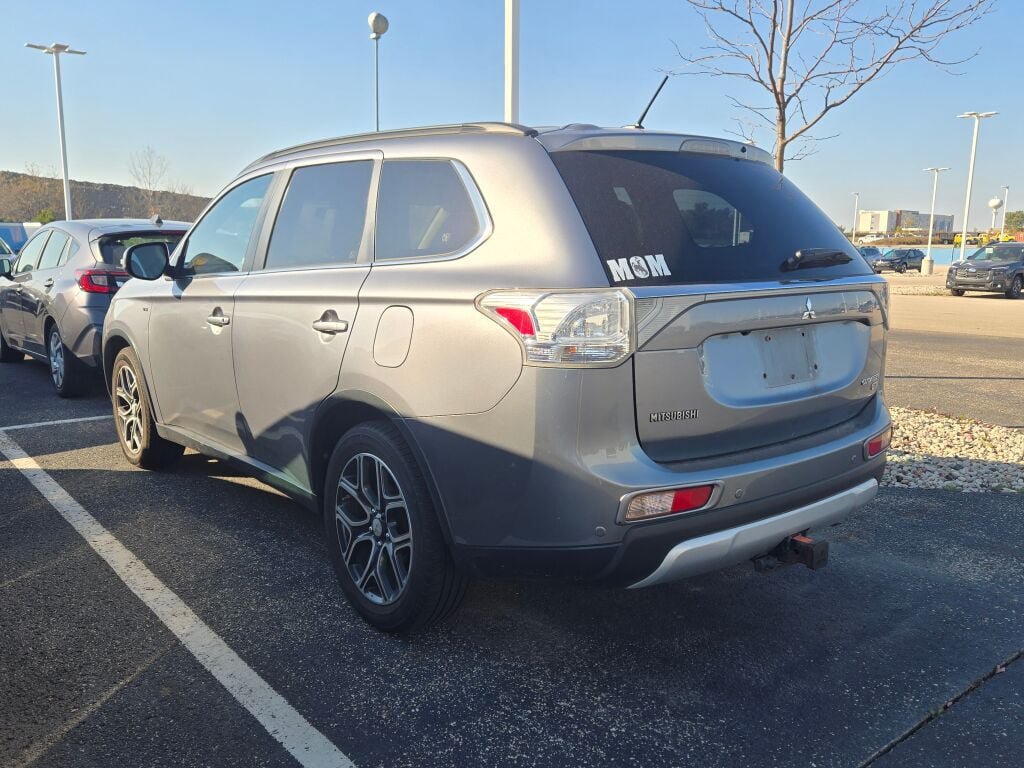 Used 2015 Mitsubishi Outlander GT AWD/4WD image 3