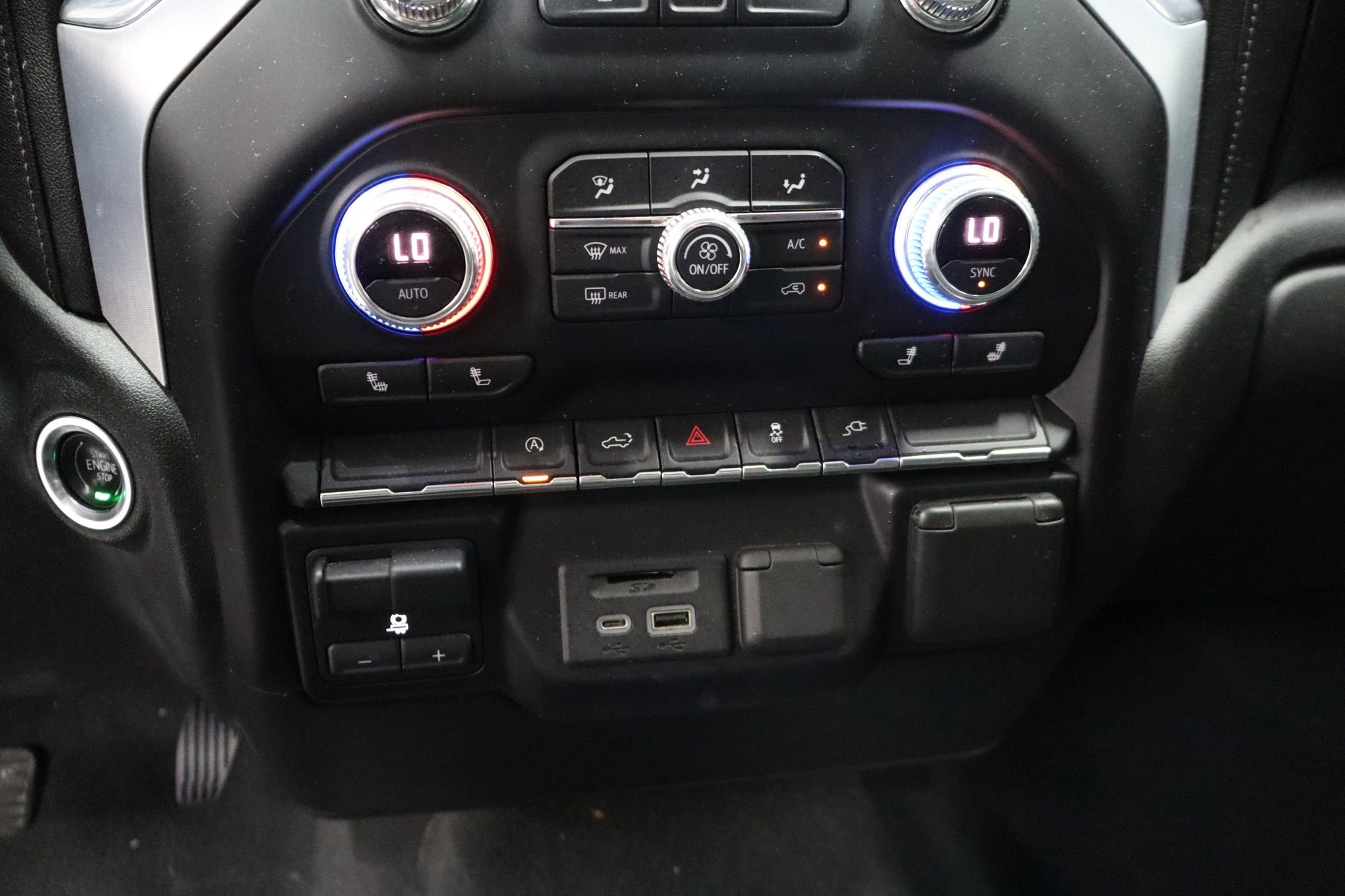 Used 2021 GMC Sierra 1500 SLE w/ Preferred Package AWD/4WD image 18