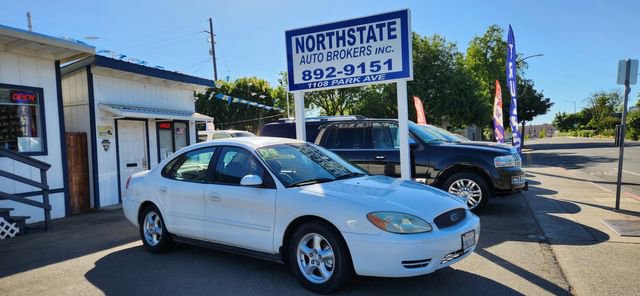 Used 2004 Ford Taurus SES FWD image 1
