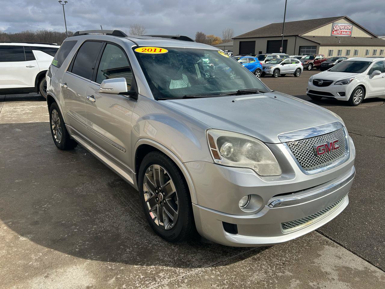Used 2011 GMC Acadia Denali AWD/4WD image 3
