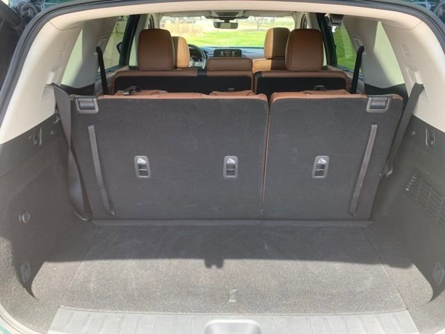 Used 2025 Nissan Pathfinder Platinum w/ Black Appearance Package image 30