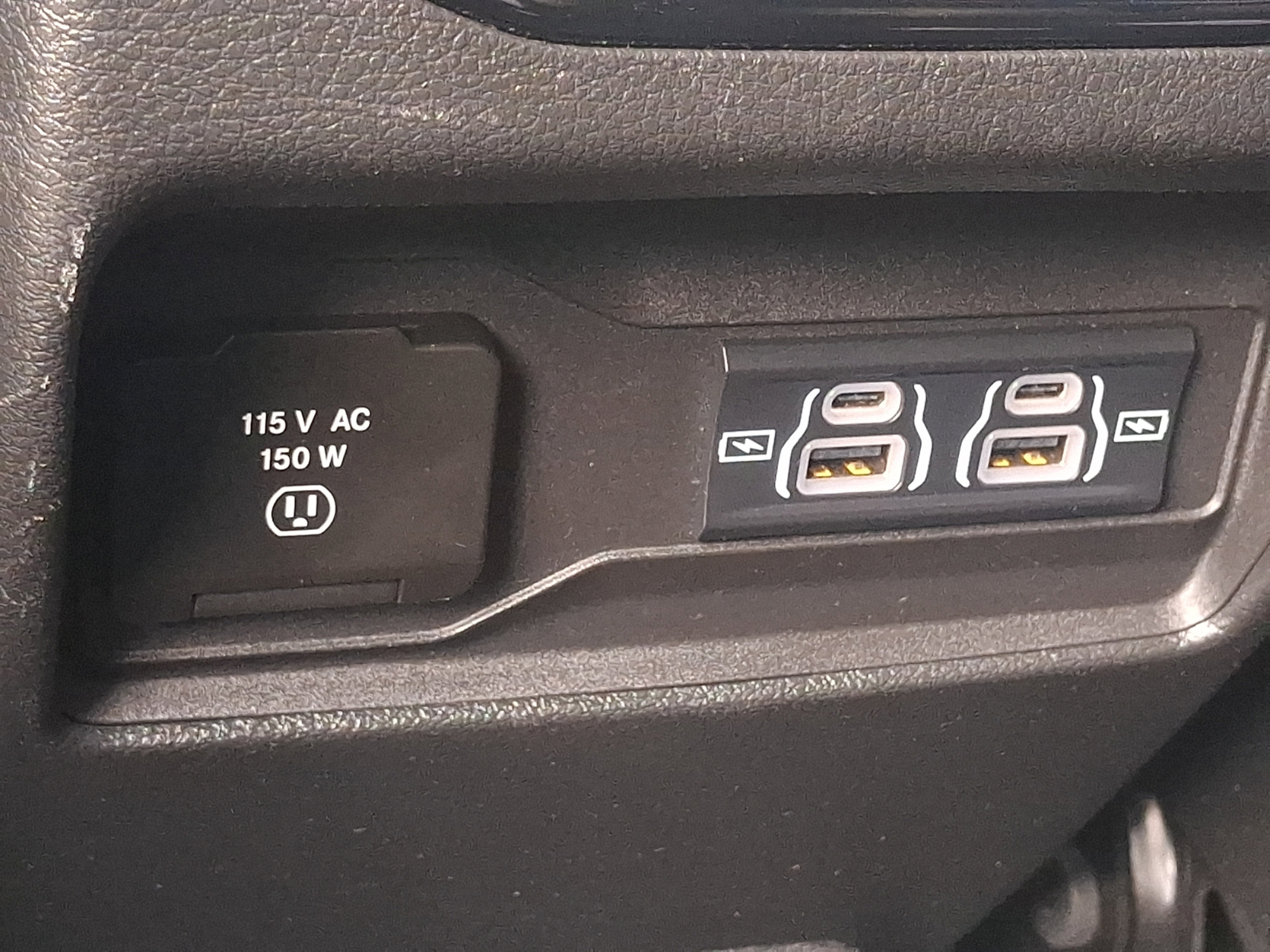 Certified 2024 Jeep Grand Cherokee L Altitude AWD/4WD image 13