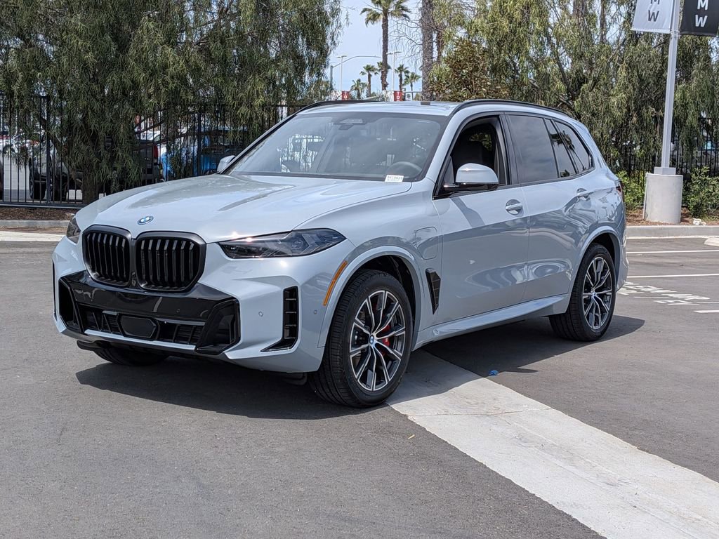New 2026 BMW X5 xDrive50e image 2