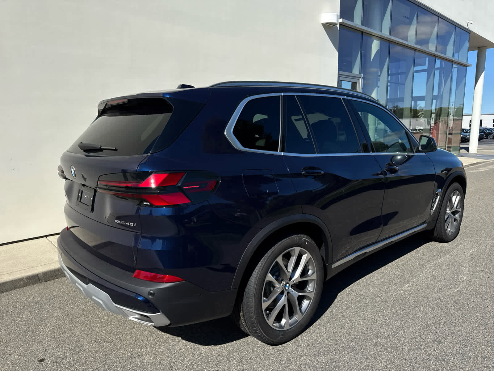 New 2026 BMW X5 xDrive40i w/ Climate Comfort Package image 4