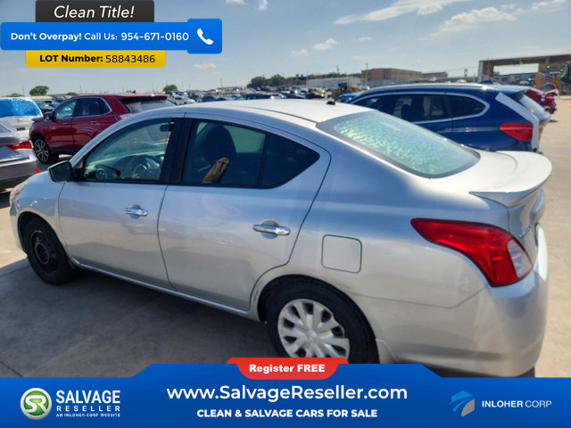Used 2016 Nissan Versa SV FWD image 3