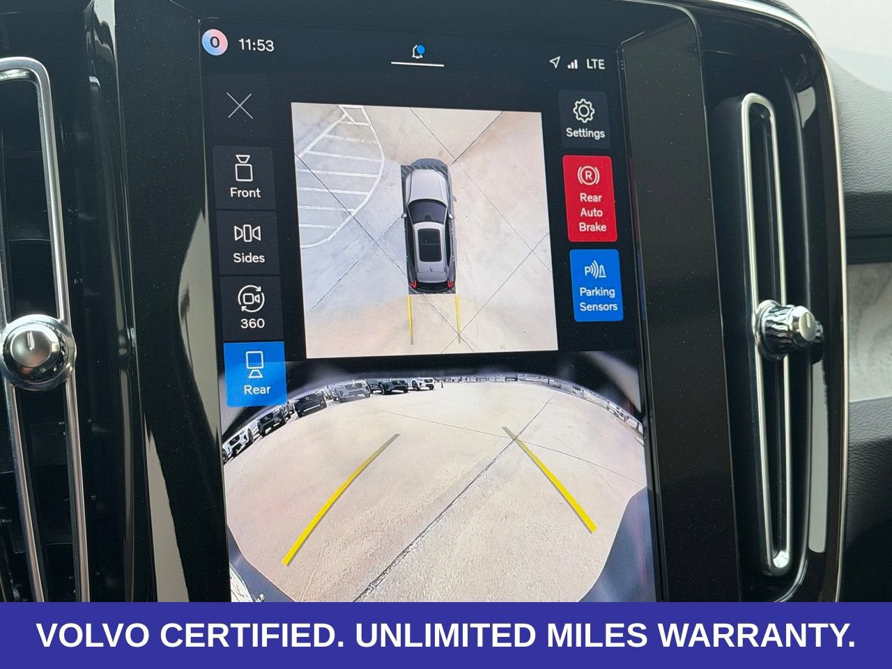 Certified 2026 Volvo XC40 B5 Plus AWD/4WD image 24