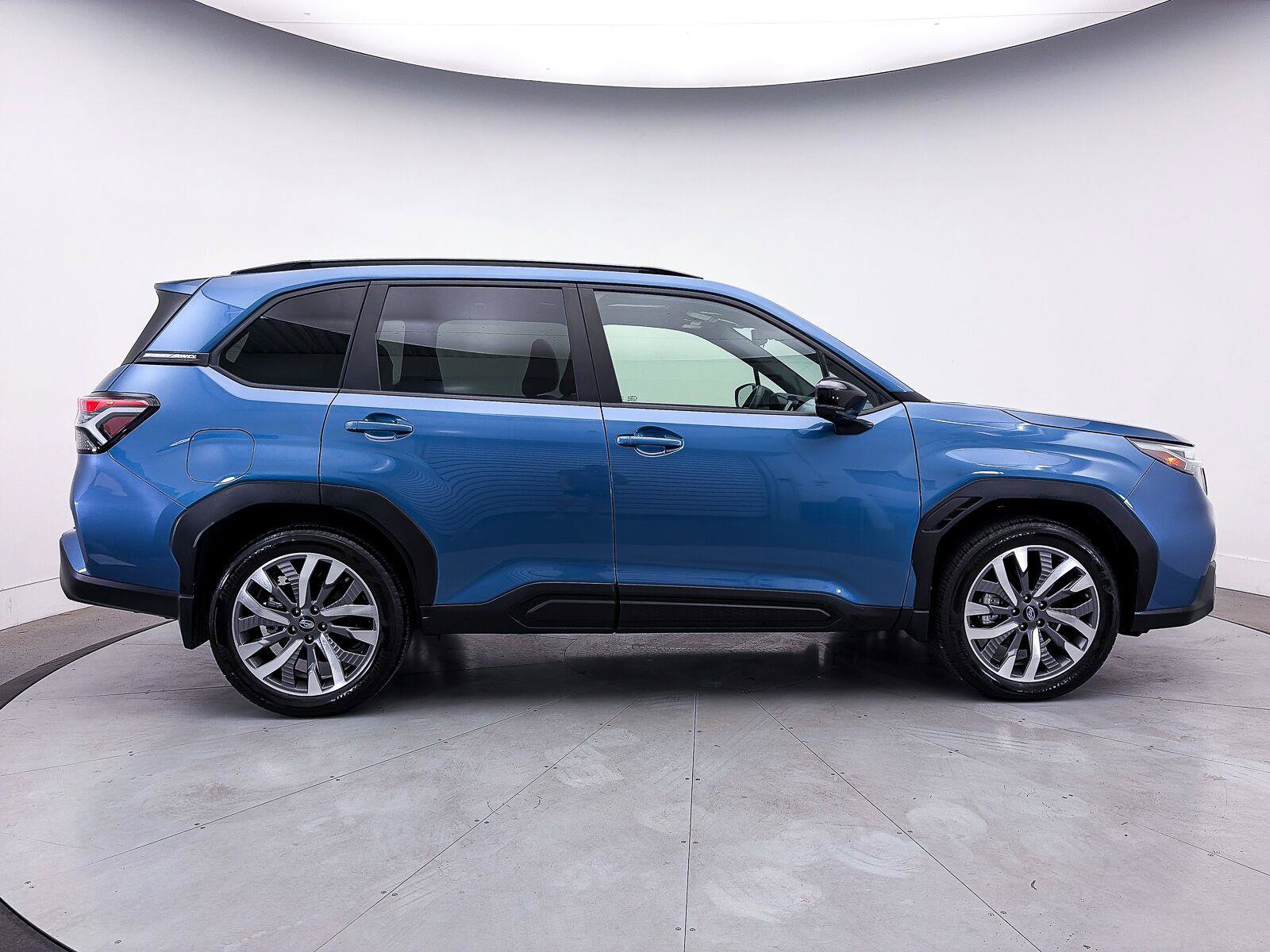 Used 2025 Subaru Forester Touring w/ Popular Package - Touring AWD/4WD image 43