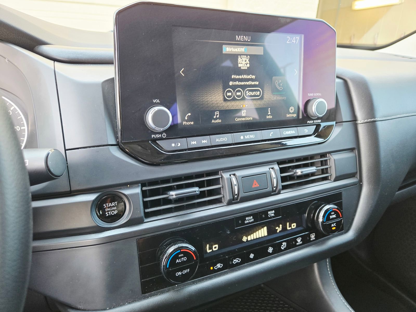 Used 2025 Nissan Pathfinder S image 14